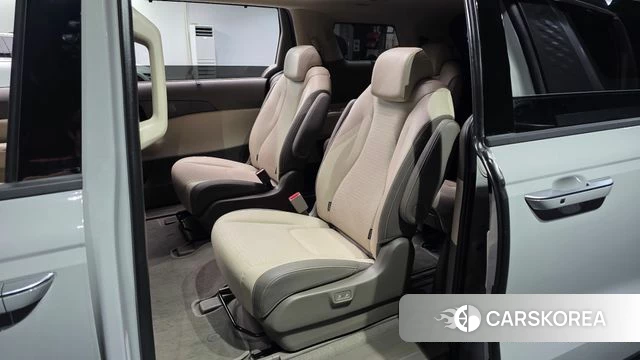 Kia The New Carnival 4th Generation 2025 Серебристо-серый из Кореи, фото 3