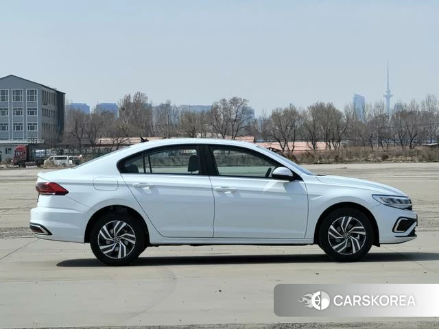 Volkswagen Bora 2026 Белый из Китая, фото 3