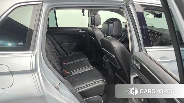 Volkswagen Tiguan second Generation 2020 Серебряный из Кореи, фото 3