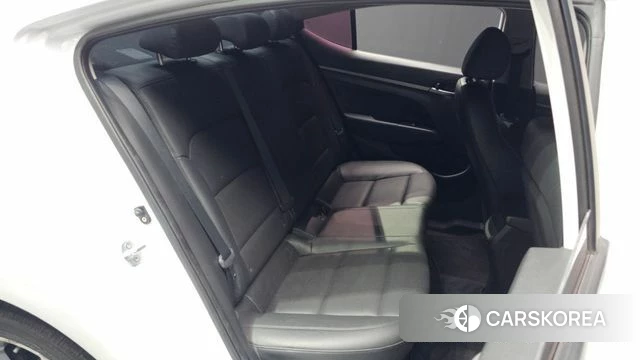 Hyundai Avante AD 2018 Белый из Кореи, фото 3