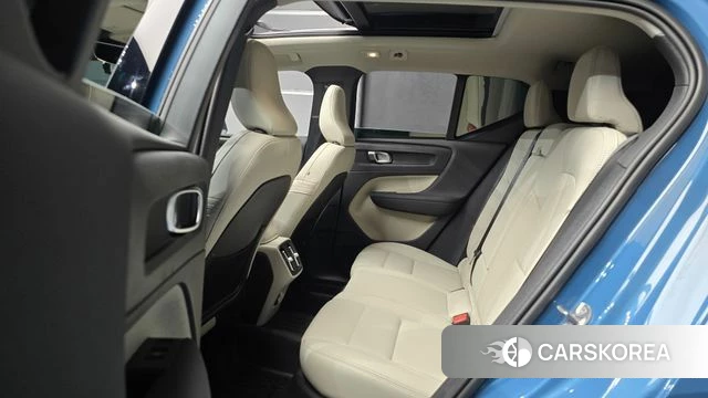 Volvo XC40 2025 Синий из Кореи, фото 3
