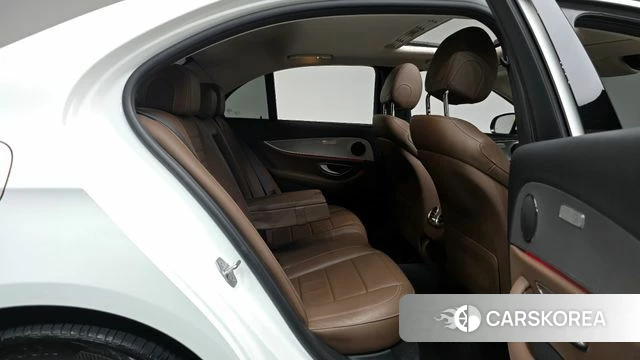 Mercedes-Benz E-Class W213 2018 Белый из Кореи, фото 3