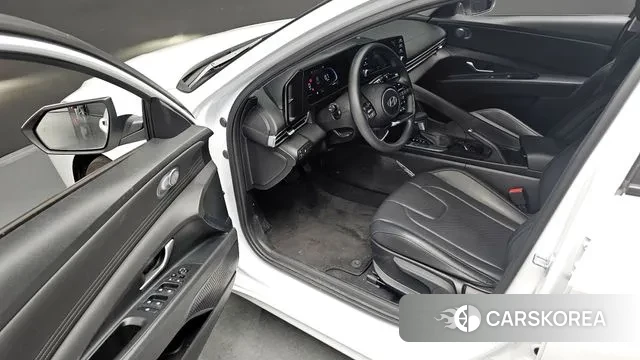 Hyundai The New Avante (CN7) 2024 Белый из Кореи, фото 3