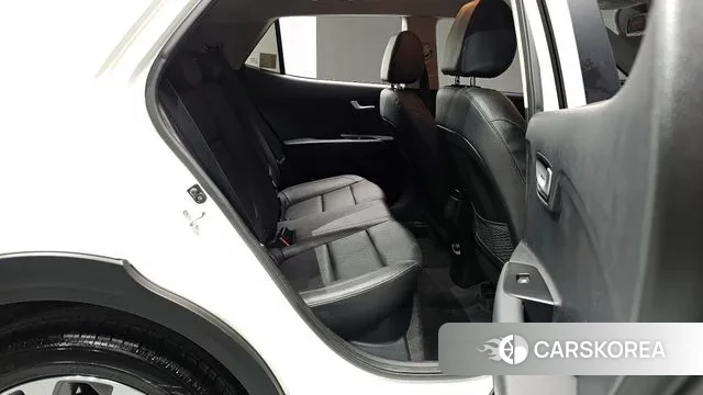 Kia Stonic 2018 Белый из Кореи, фото 3