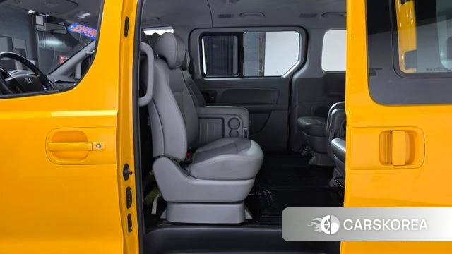 Hyundai The New Grand Starex 2018 Желтый из Кореи, фото 3