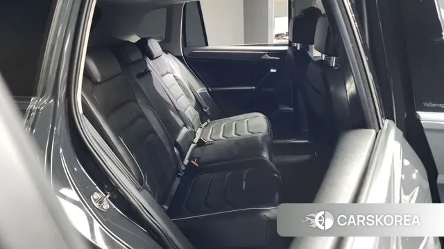 Volkswagen Tiguan second Generation 2023 Серый из Кореи, фото 3