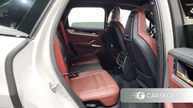 Porsche Cayenne (PO536) 2025 Серебристо-серый из Кореи, фото 3