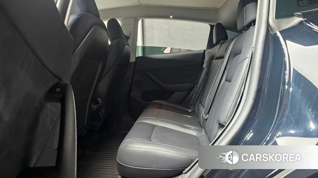 Tesla Model Y 2023 Черный из Кореи, фото 3