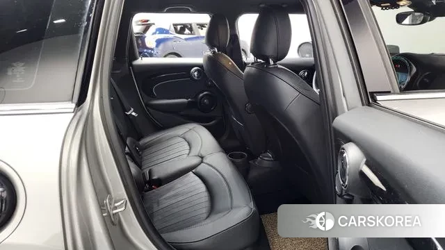 Mini Cooper S 2024 Серебряный из Кореи, фото 3