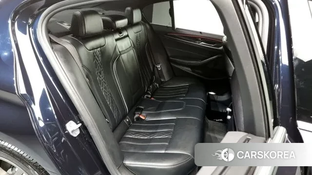 BMW 5 Series (G30) 2018 Черный из Кореи, фото 3