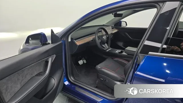 Tesla Model Y 2022 Синий из Кореи, фото 3