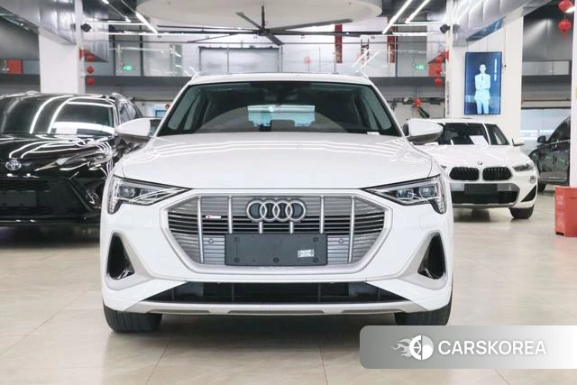 Audi e-tron 2025 Белый из Китая, фото 3