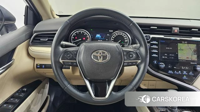 Toyota Camry (XV70) 2018 Серебряный из Кореи, фото 3