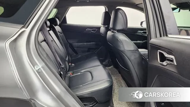 Kia Sportage 5th Generation Hybrid 2023 Серебряный из Кореи, фото 3