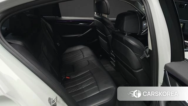 BMW 5 Series (G30) 2019 Белый из Кореи, фото 3
