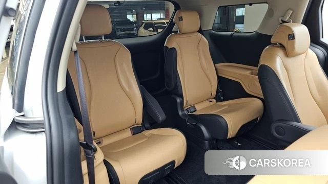Kia Carnival 4th generation 2023 Белый из Кореи, фото 3