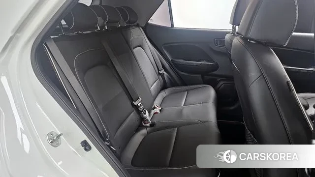 Hyundai Venue 2023 Белый из Кореи, фото 3