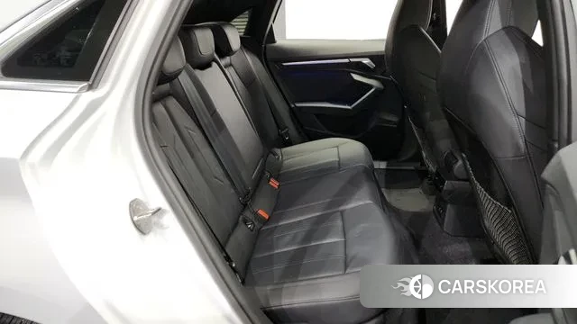 Audi A3 (8Y) 2023 Белый из Кореи, фото 3