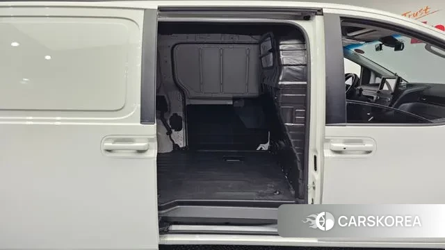 Hyundai Staria 2021 Белый из Кореи, фото 3