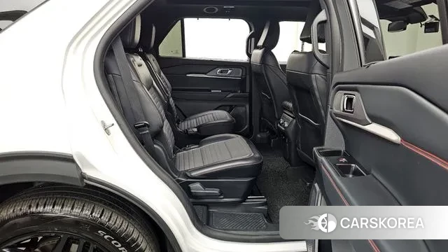Ford Explorer 6th Generation 2025 Белый из Кореи, фото 3