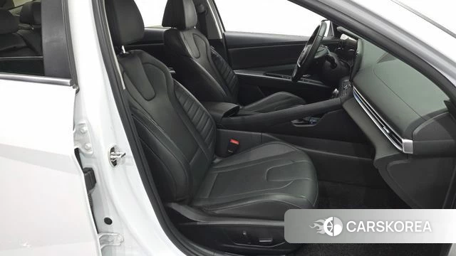 Hyundai The New Avante (CN7) 2023 Белый из Кореи, фото 3