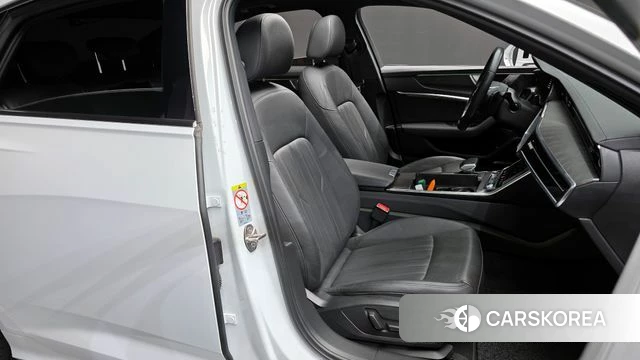 Audi A6 (C8) 2021 Белый из Кореи, фото 3