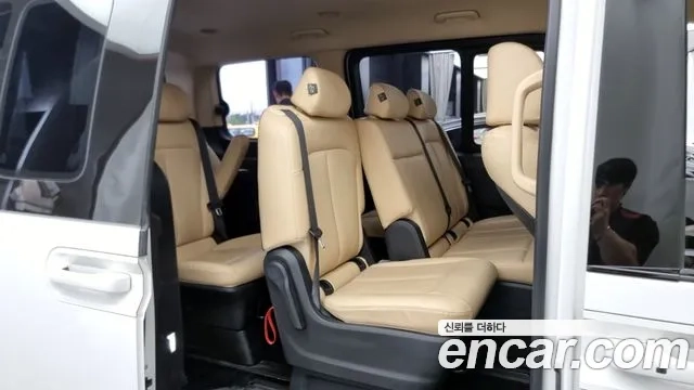 Hyundai Staria 2022 Белый из Кореи, фото 3