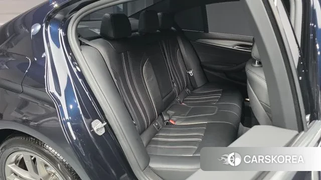 BMW 5 Series (G30) 2018 Черный из Кореи, фото 3