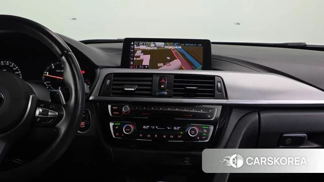 BMW 3 Series (F30) 2018 Белый из Кореи, фото 3