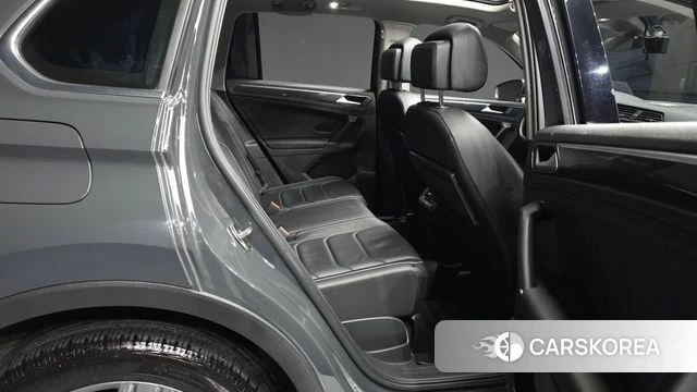 Volkswagen Tiguan second Generation 2018 Серый из Кореи, фото 3