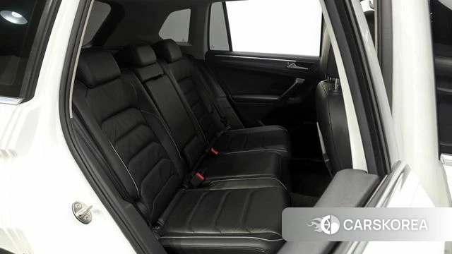 Volkswagen Tiguan second Generation 2019 Белый из Кореи, фото 3