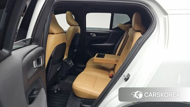 Volvo XC40 2021 Белый из Кореи, фото 3