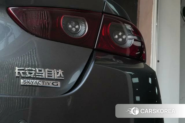 Mazda 3 Angkesaila 2023 Темно-серый из Китая, фото 3