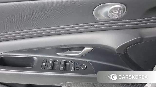 Hyundai Avante (CN7) 2021 Серебристо-серый из Кореи, фото 3