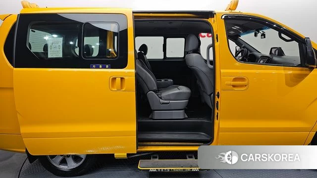 Hyundai The New Grand Starex 2018 Желтый из Кореи, фото 3