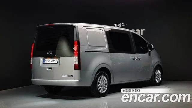 Hyundai Staria 2024 Серебряный из Кореи, фото 3