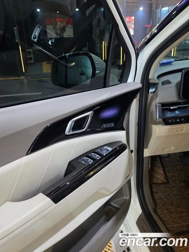 Kia Carnival 4th generation 2023 Белый из Кореи, фото 3