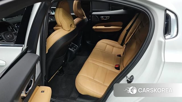 Volvo S60 3rd generation 2021 Белый из Кореи, фото 3