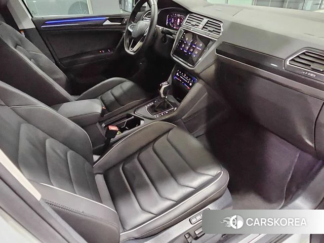 Volkswagen Tiguan second Generation 2023 Белый из Кореи, фото 3