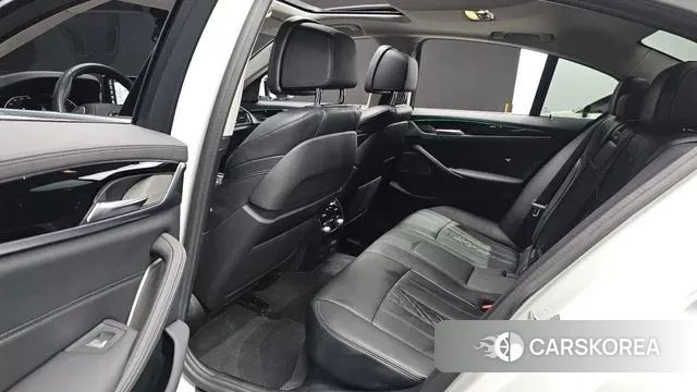 BMW 5 Series (G30) 2020 Белый из Кореи, фото 3