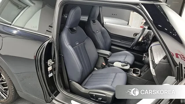 Mini Cooper S 4th Generation 2024 Черный из Кореи, фото 3