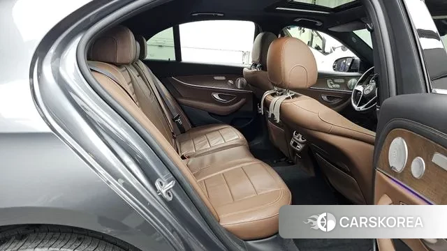Mercedes-Benz E-Class W213 2021 Серый из Кореи, фото 3
