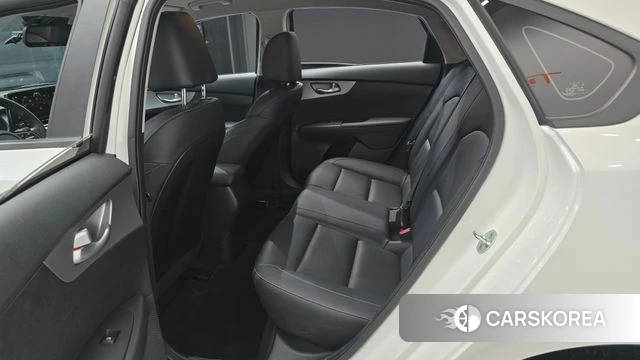 Kia The New K3 2nd generation 2022 Белый из Кореи, фото 3