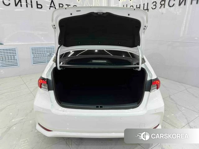 Toyota Corolla 2022 Белый из Китая, фото 3