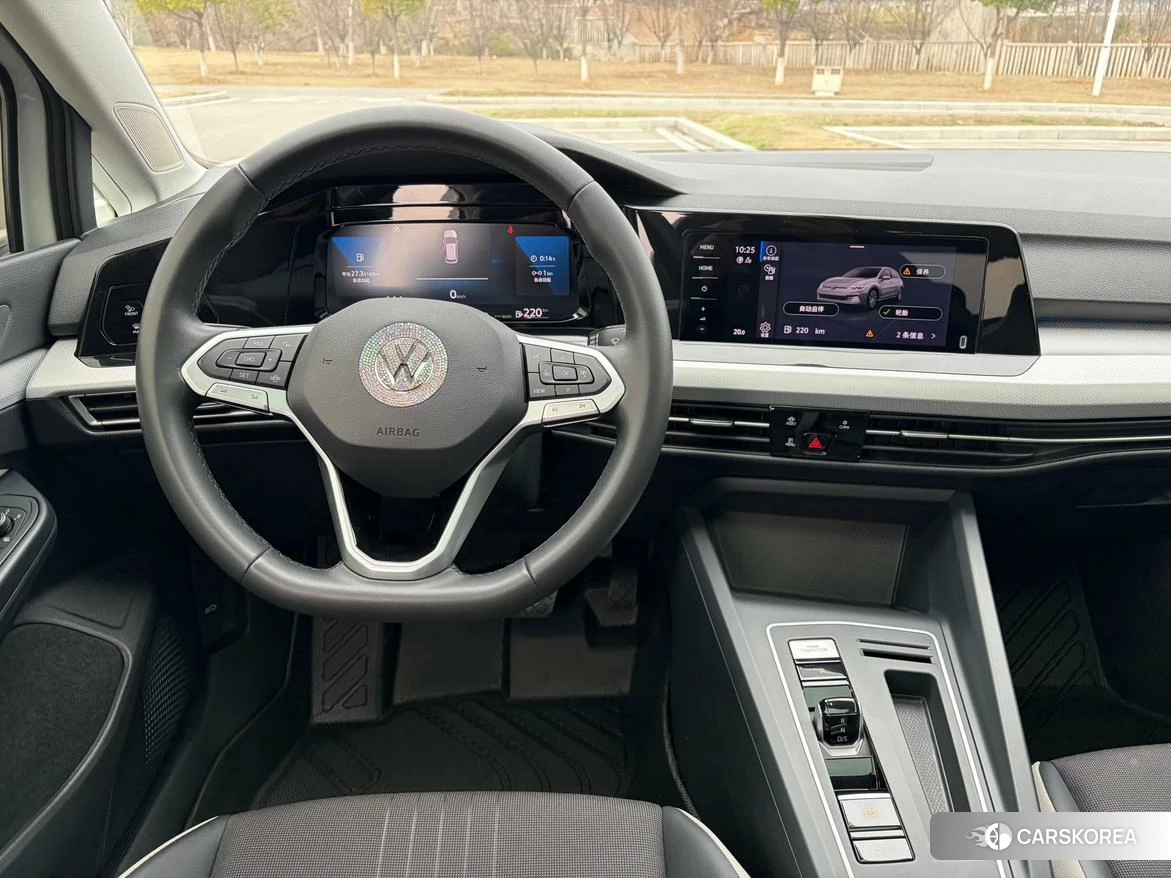 Volkswagen Golf 2022 Белый из Китая, фото 3