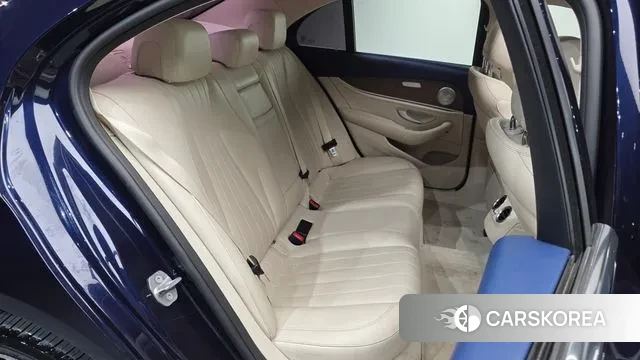 Mercedes-Benz E-Class W213 2018 Синий из Кореи, фото 3