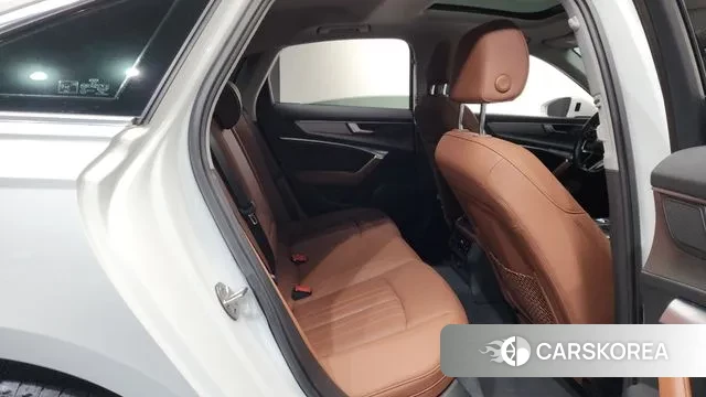 Audi A6 (C8) 2019 Белый из Кореи, фото 3