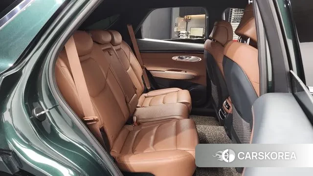 Genesis GV70 2022 Темно-зеленый из Кореи, фото 3