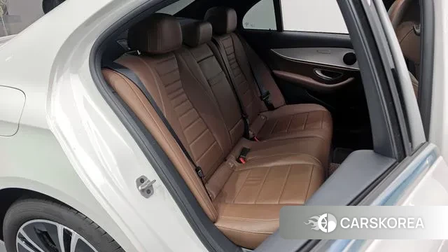 Mercedes-Benz E-Class W213 2021 Белый из Кореи, фото 3