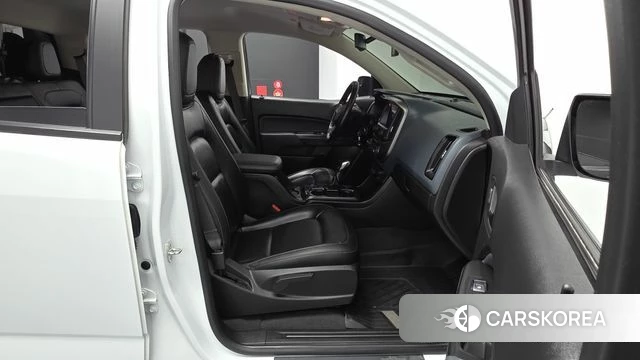 Chevrolet (GM Daewoo) Real New Colorado 2022 Белый из Кореи, фото 3